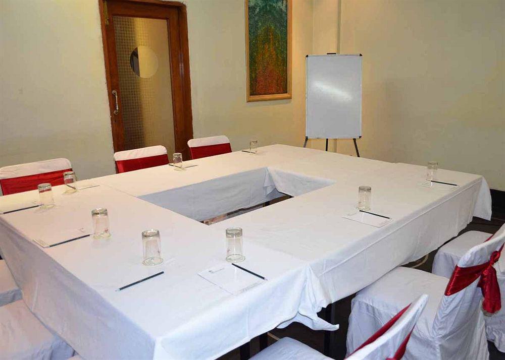Hotel Grand Sartaj New Delhi Exterior photo